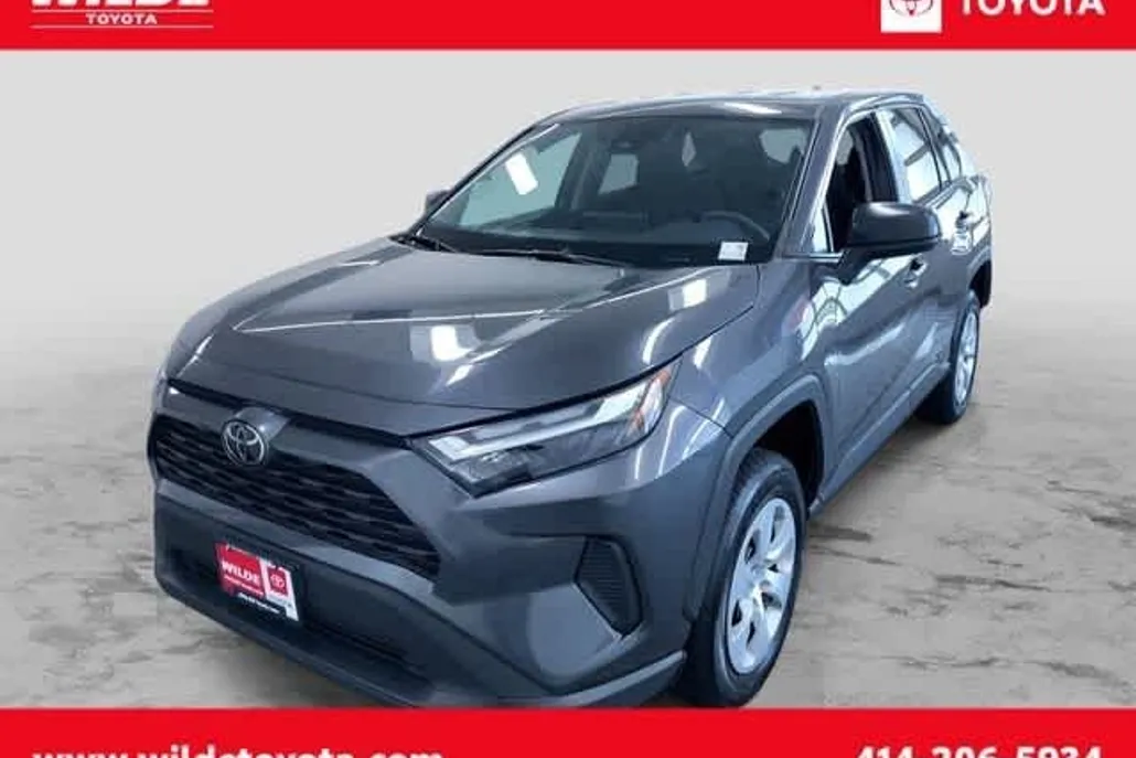 2024 Toyota RAV4 LE photo 1