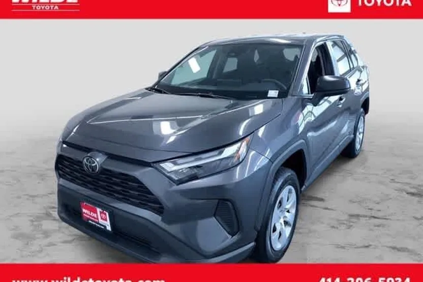 2024 Toyota RAV4 LE photo 1