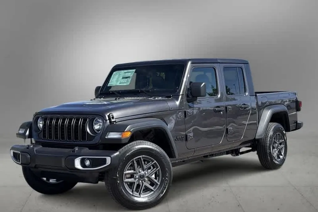 2025 Jeep Gladiator Sport S photo 1