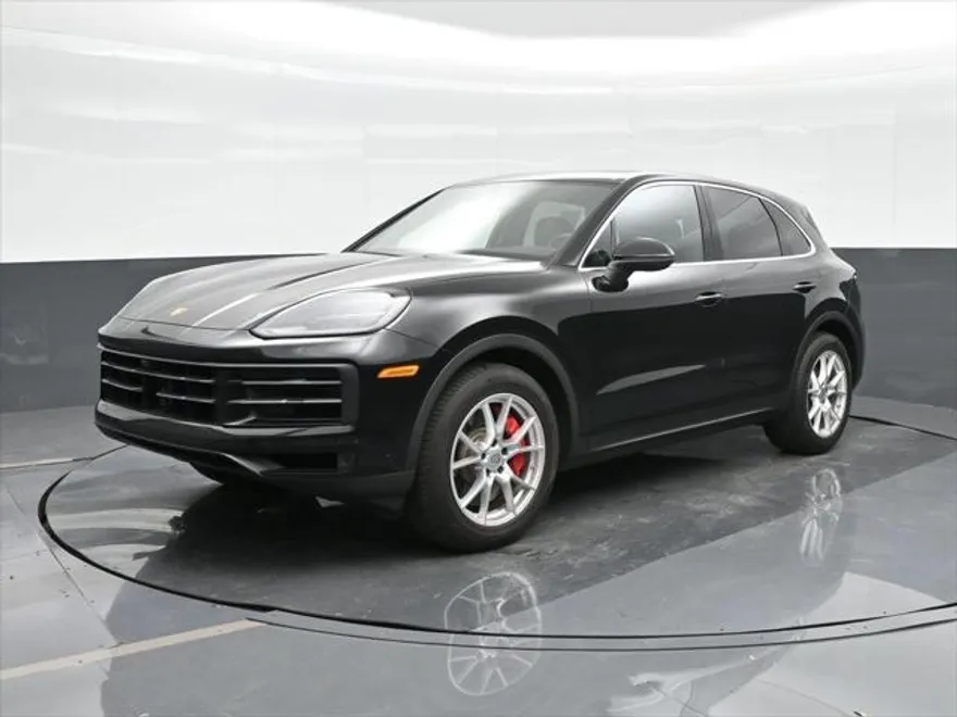 2024 Porsche Cayenne S photo 1