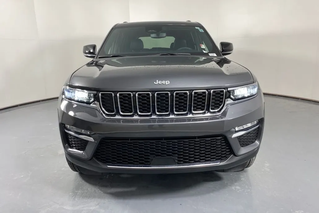2024 Jeep Grand Cherokee Limited photo 1