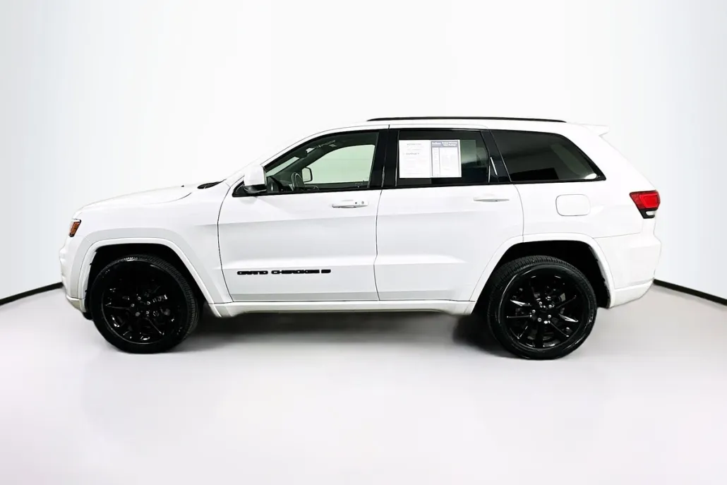 2022 Jeep Cherokee Laredo X photo 1