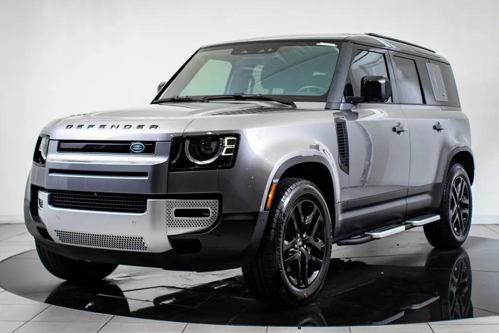 2020 Land Rover Defender 110 SE photo 1