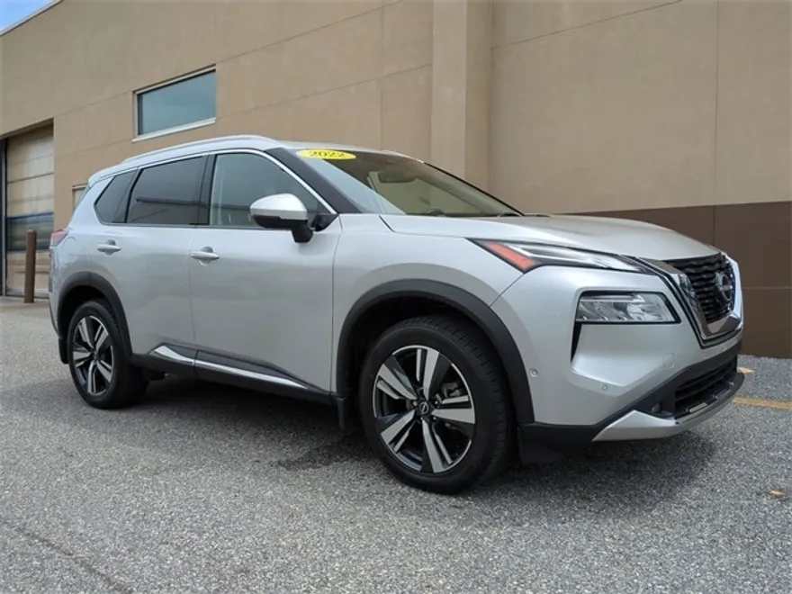 2022 Nissan Rogue Platinum photo 1