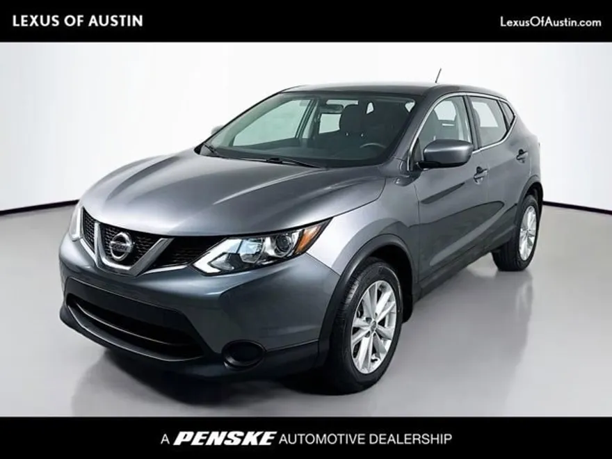 2017 Nissan Rogue Sport S photo 1