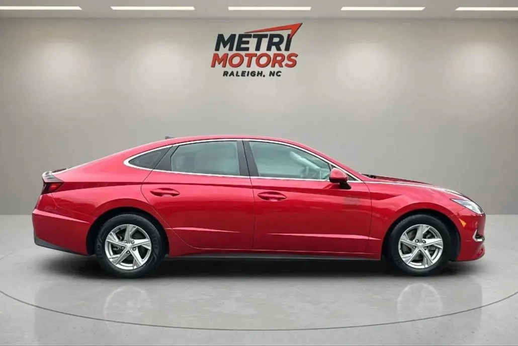 2020 Hyundai Sonata SE photo 1