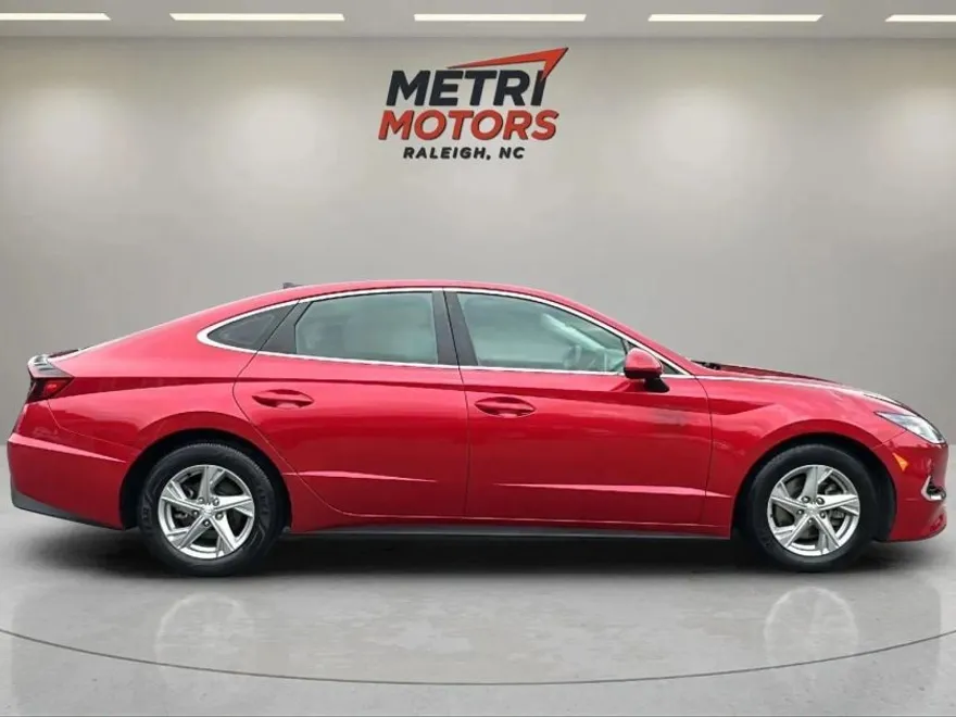 2020 Hyundai Sonata SE photo 1