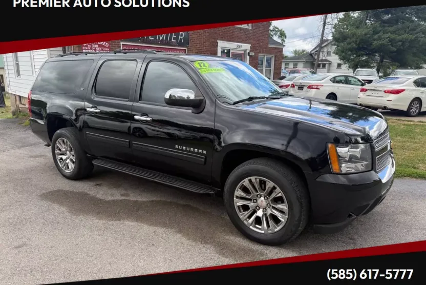 2012 Chevrolet Suburban LT photo 1
