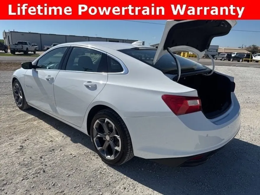 2024 Chevrolet Malibu 1LT photo 1