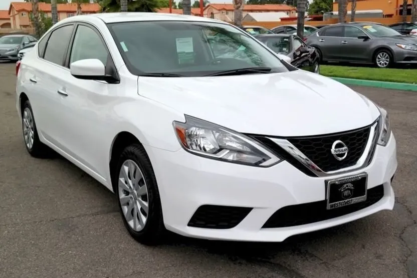 2016 Nissan Sentra SR photo 1