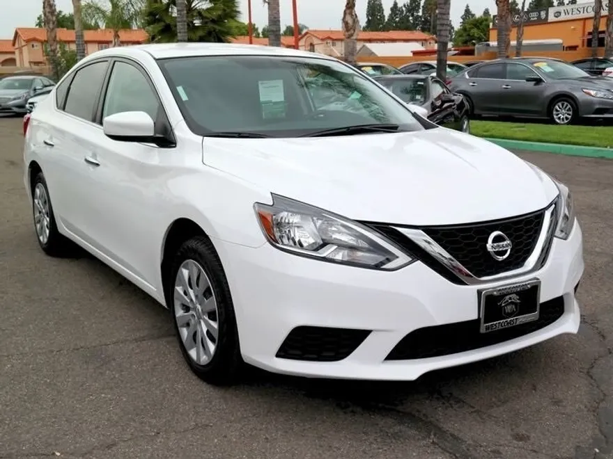 2016 Nissan Sentra SR photo 1