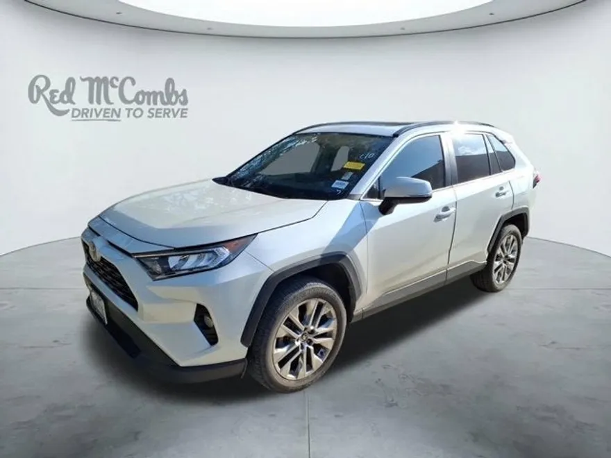 2021 Toyota RAV4 XLE Premium photo 1