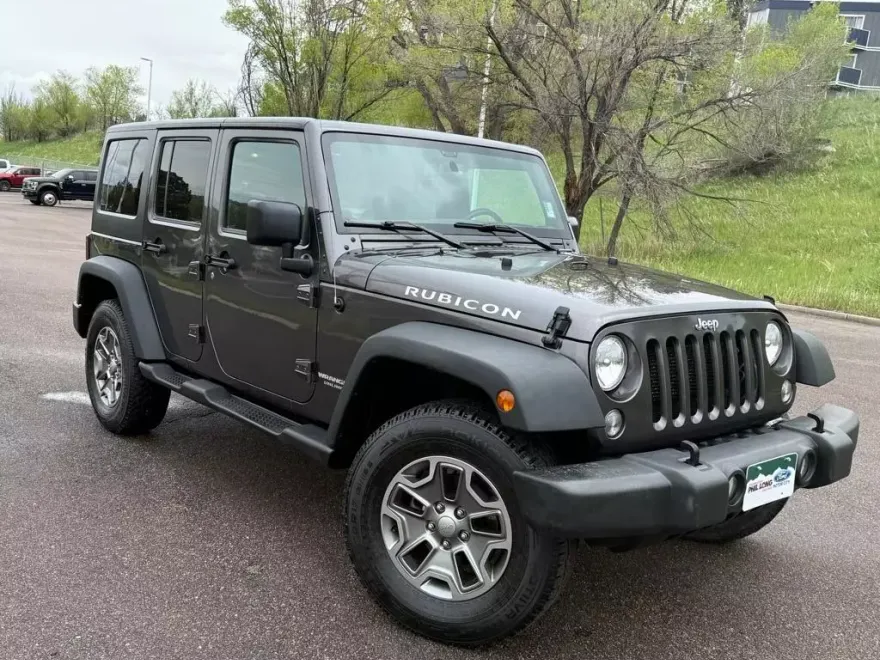 2016 Jeep Wrangler Unlimited Rubicon photo 1