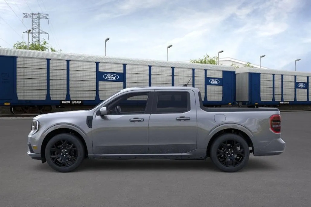 2025 Ford Maverick photo 1