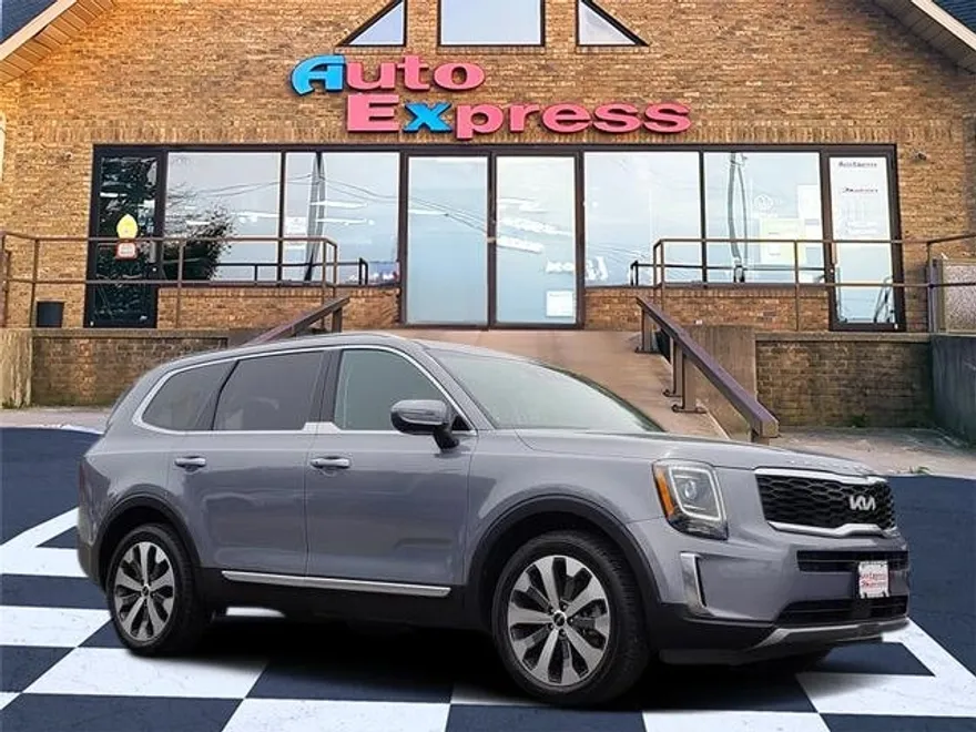 2022 Kia Telluride S photo 1