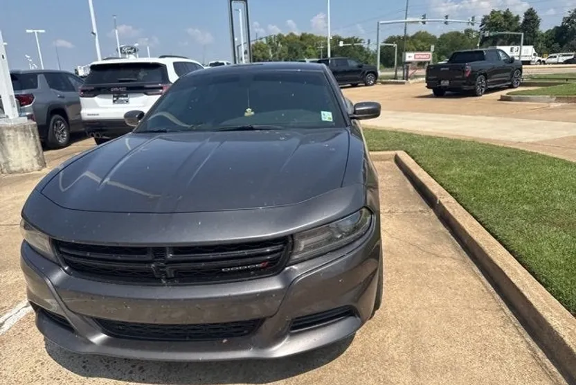 2020 Dodge Charger SXT photo 1