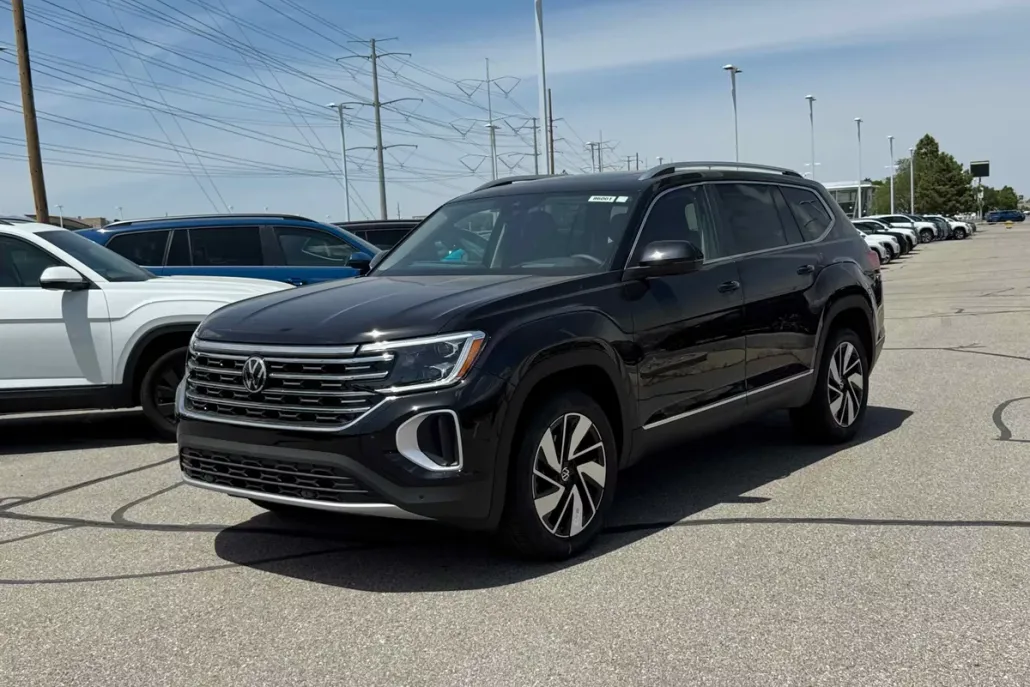 2025 Volkswagen Atlas SEL photo 1