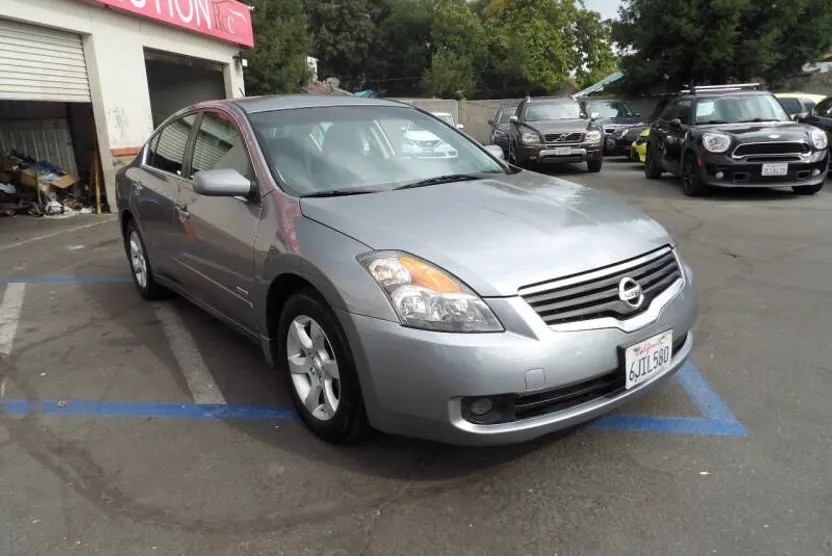 2009 Nissan Altima Hybrid Base photo 1