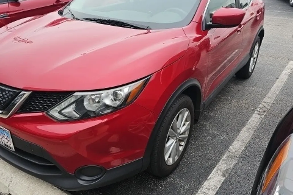 2018 Nissan Rogue Sport S photo 1