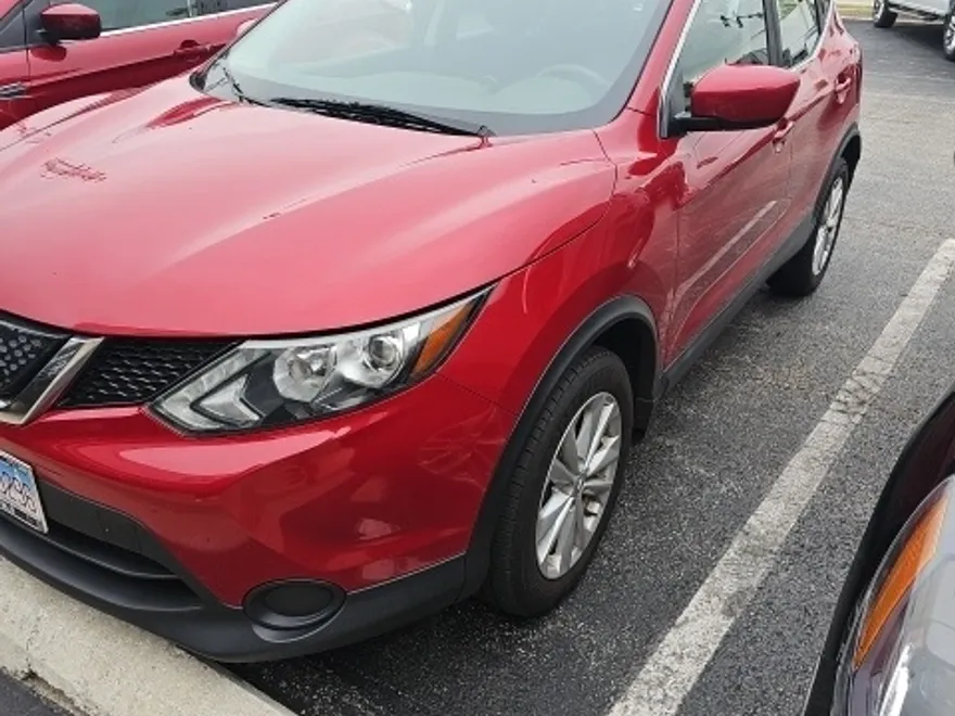2018 Nissan Rogue Sport S photo 1