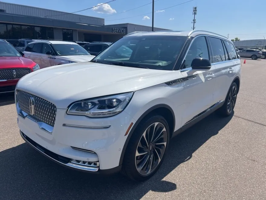2023 Lincoln Aviator Reserve photo 1