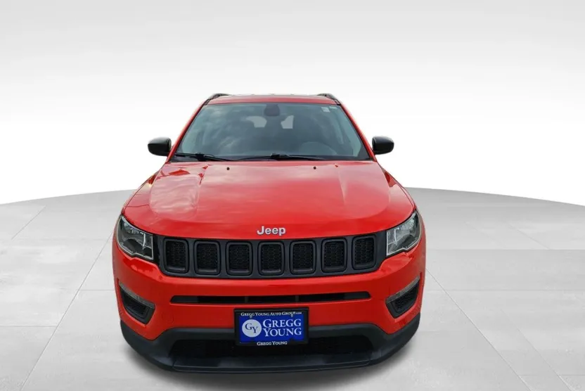 2018 Jeep Compass Sport photo 1