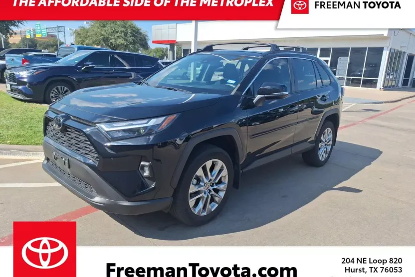 2023 Toyota RAV4 XLE Premium photo 1