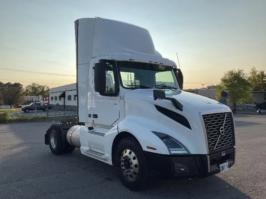 2019 Volvo Truck VNL photo 1