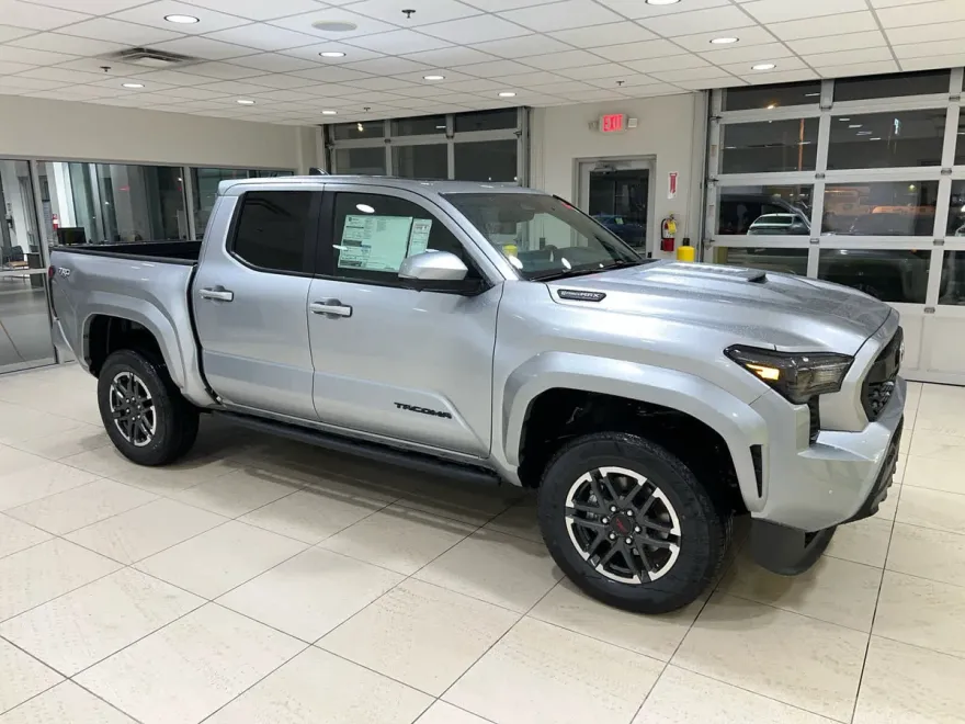 2025 Toyota Tacoma TRD Sport photo 1