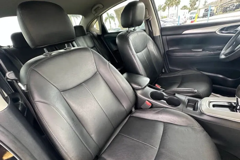 2014 Nissan Sentra SV photo 1