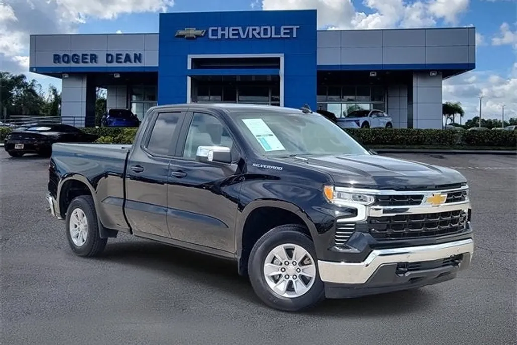 2024 Chevrolet Silverado 1500 LT photo 1