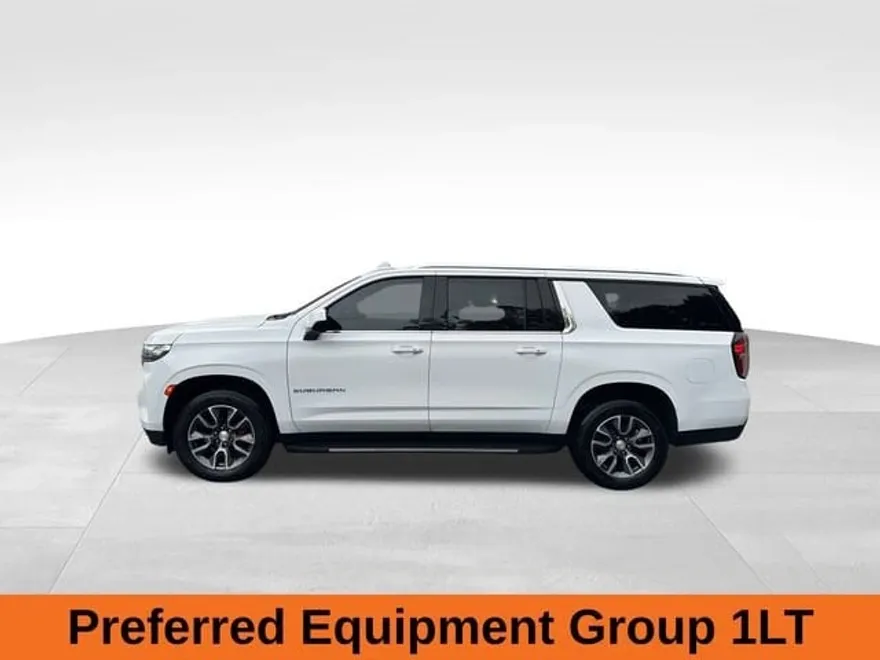 2021 Chevrolet Suburban LT photo 1