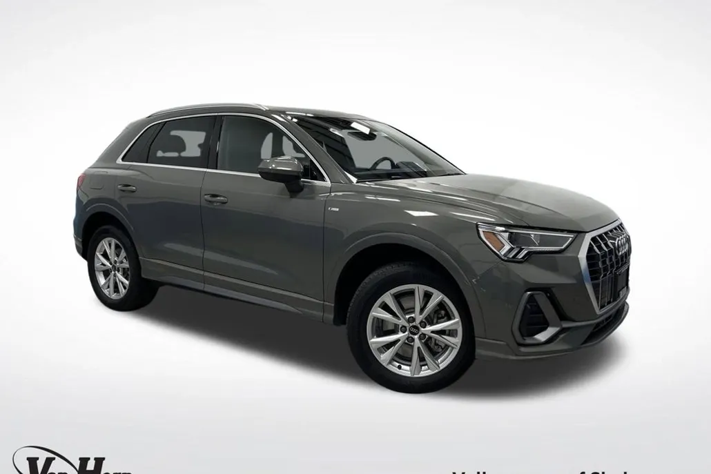 2024 Audi Q3 45 TFSI S line Premium photo 1