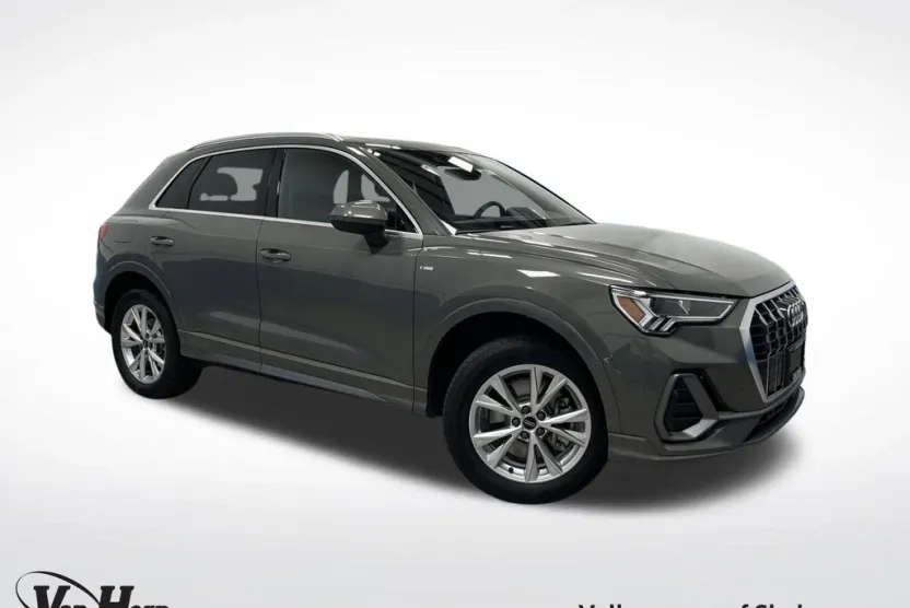 2024 Audi Q3 45 TFSI S line Premium photo 1