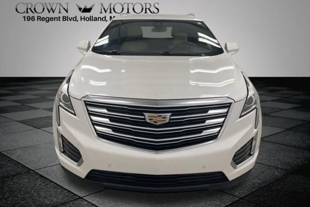 2019 Cadillac XT5 Luxury photo 1