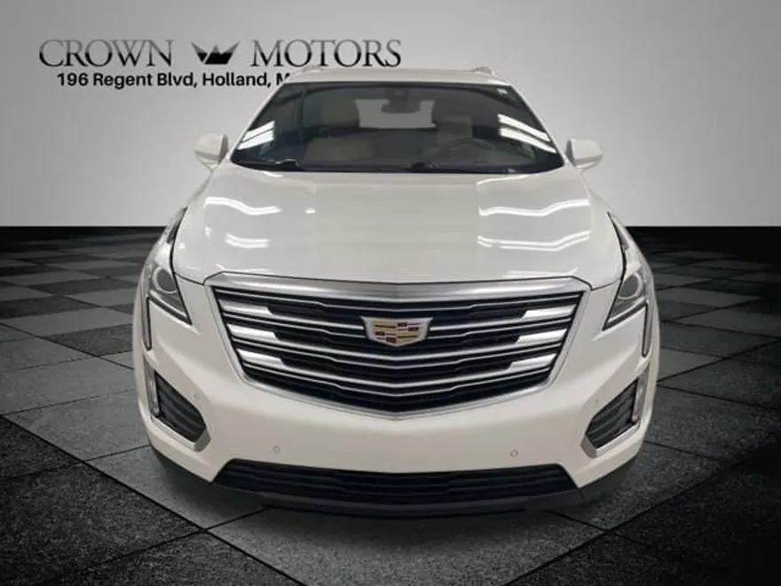 2019 Cadillac XT5 Luxury photo 1