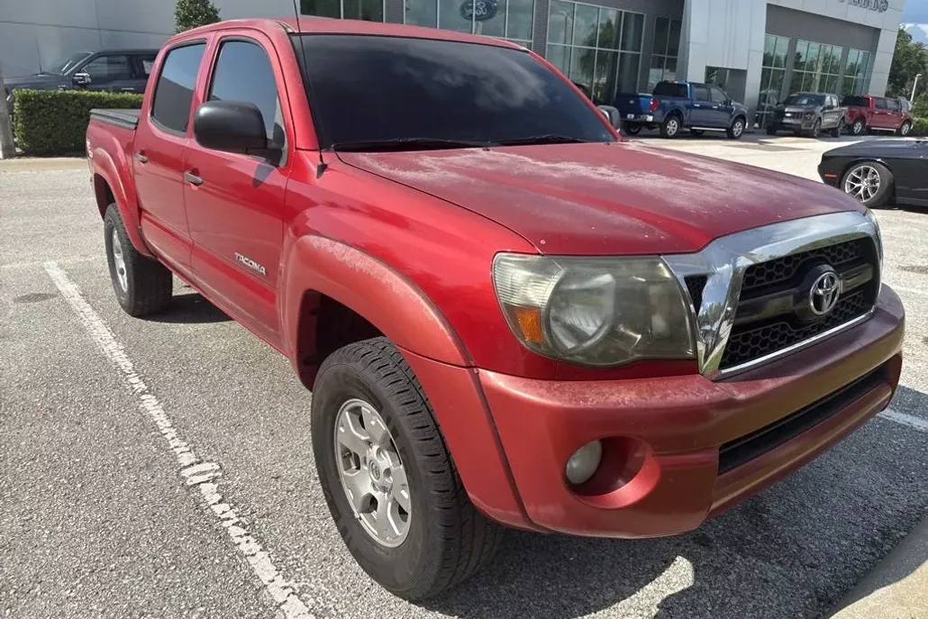 2011 Toyota Tacoma PreRunner V6 photo 1