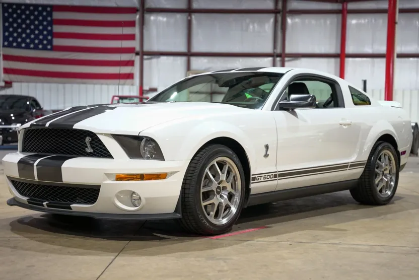 2009 Ford Mustang Shelby GT500 photo 1