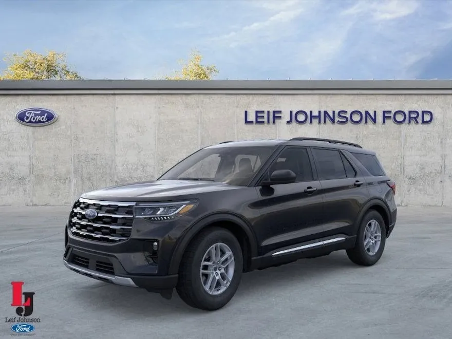 2025 Ford Explorer photo 1