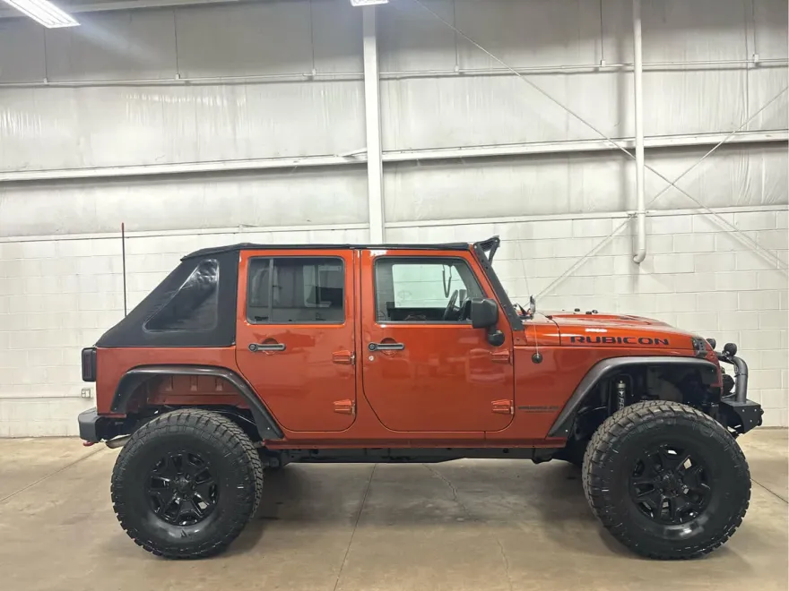2014 Jeep Wrangler Unlimited Rubicon X photo 1