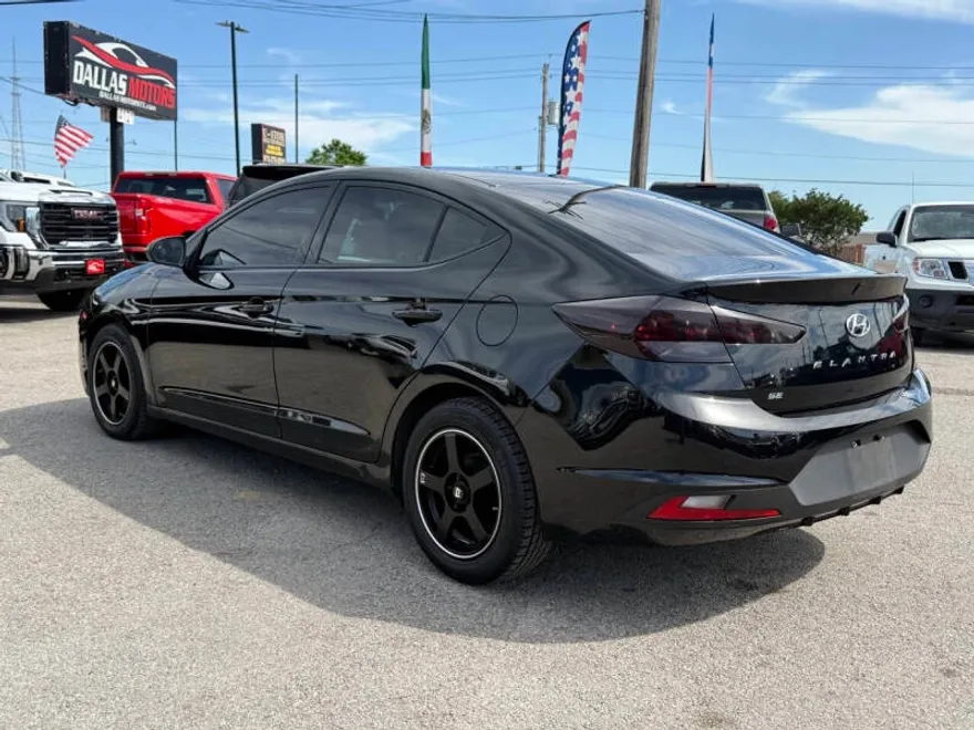 2020 Hyundai Elantra SE photo 1