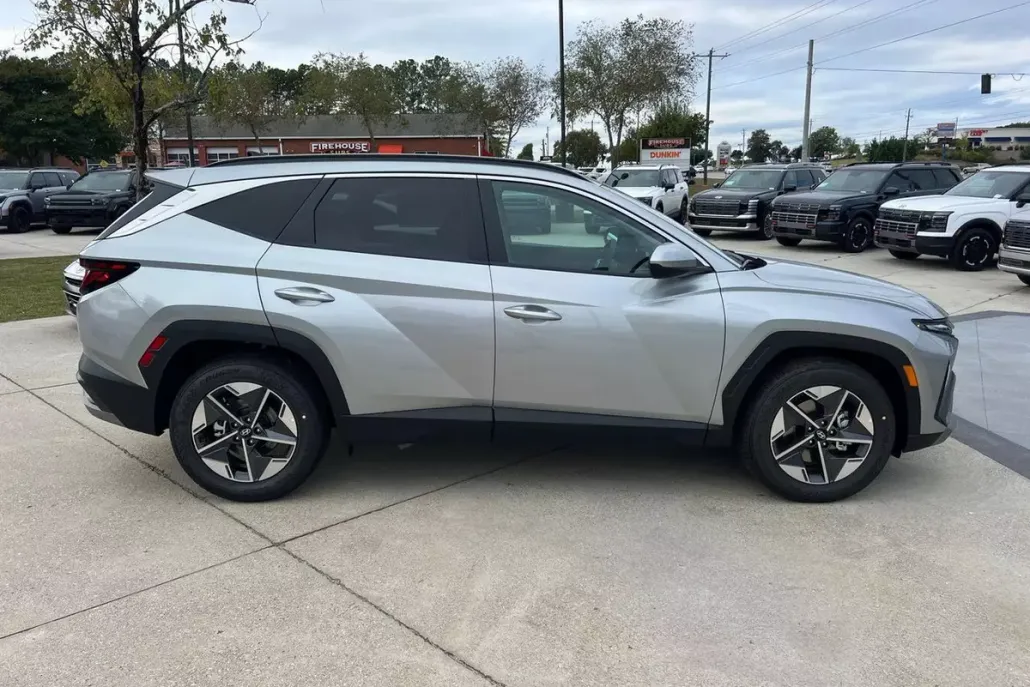 2025 Hyundai Tucson SEL photo 1