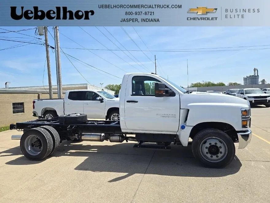 2024 Chevrolet Silverado 4500HD Work Truck photo 1