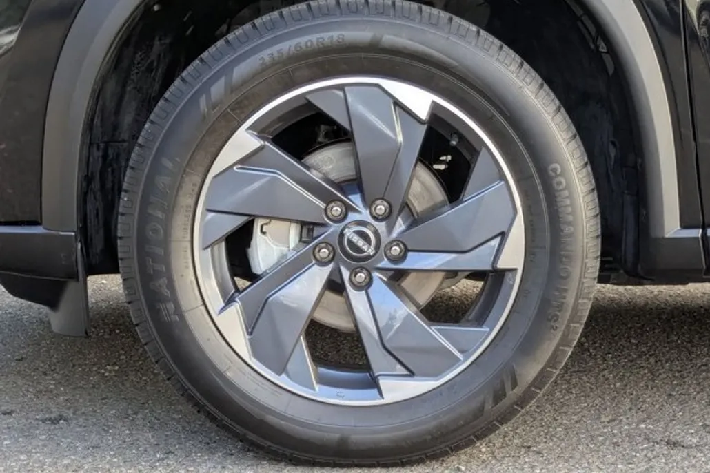 2024 Nissan Rogue SV photo 1