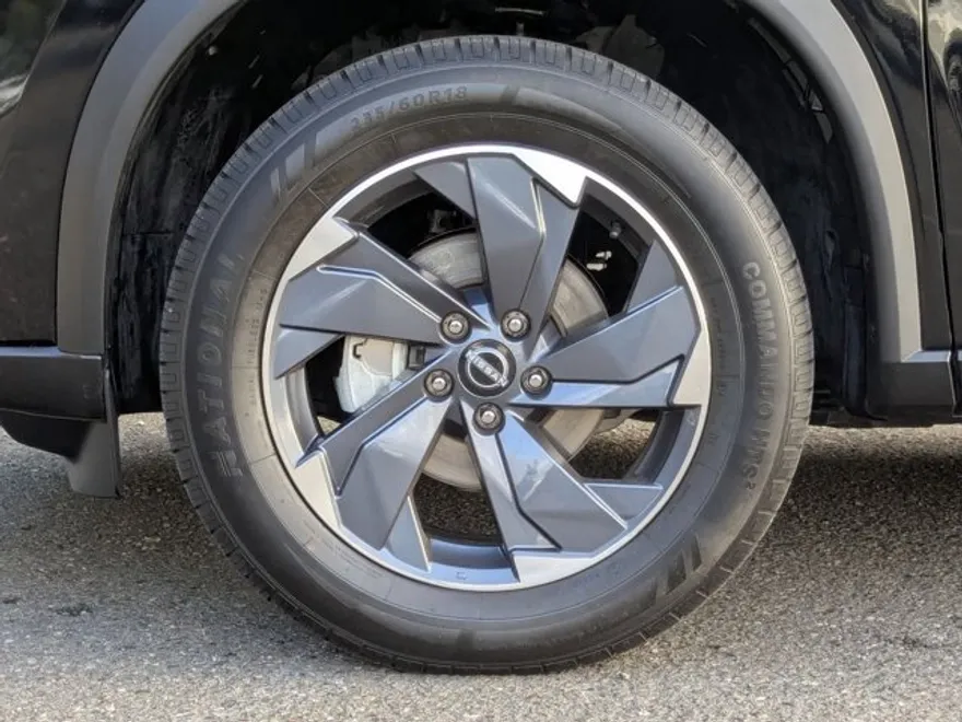 2024 Nissan Rogue SV photo 1
