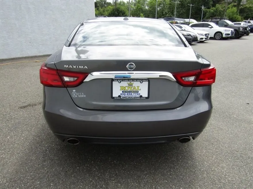 2018 Nissan Maxima photo 1