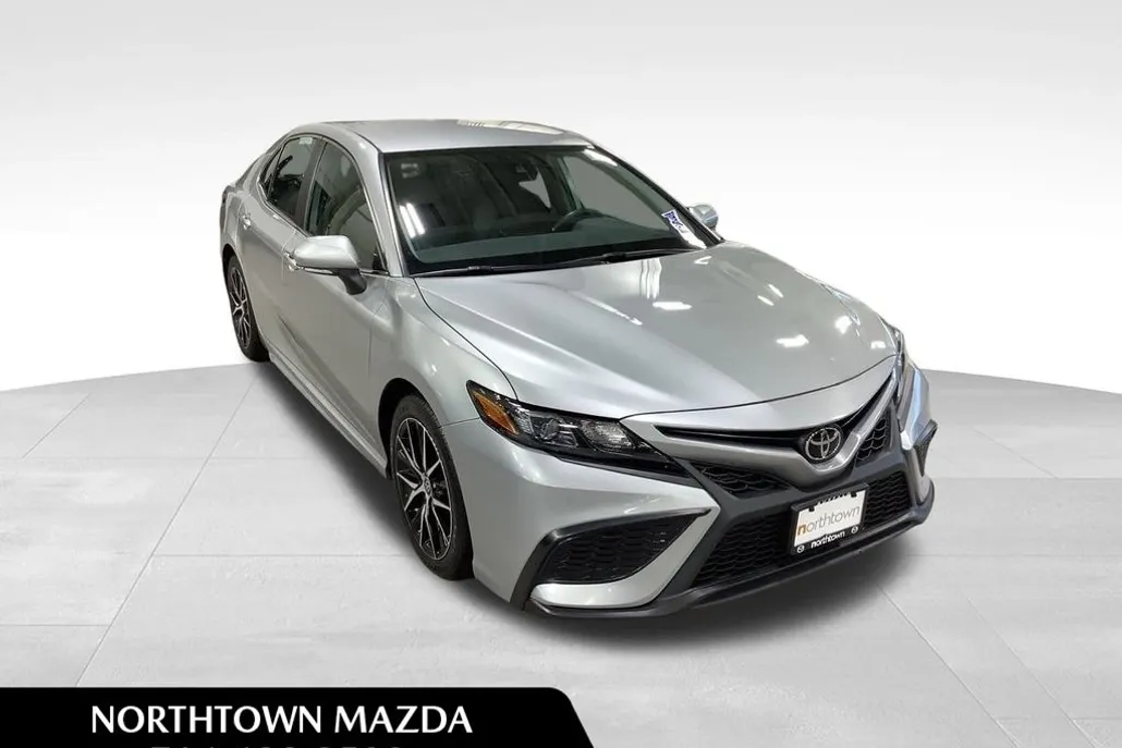 2023 Toyota Camry SE photo 1