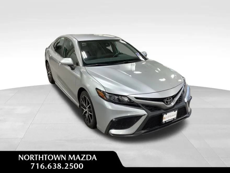 2023 Toyota Camry SE photo 1