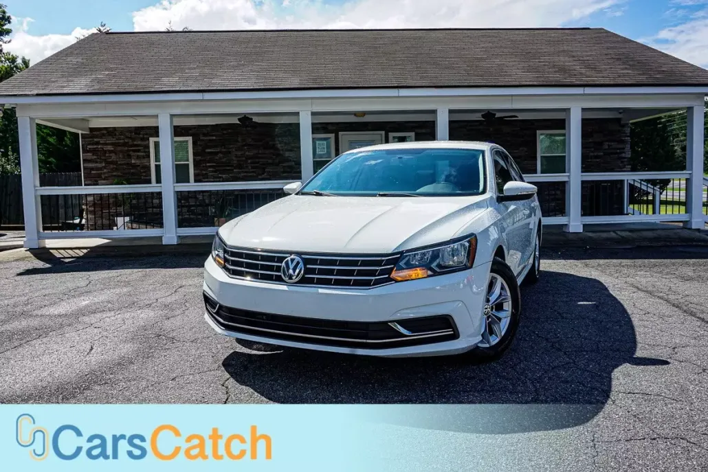 2016 Volkswagen Passat TDI S R-Line photo 1