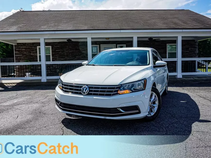 2016 Volkswagen Passat TDI S R-Line photo 1